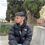 Estudiante de magisterio de primaria con la carrera a punto de terminar y con experiencia en trabajo con niños.